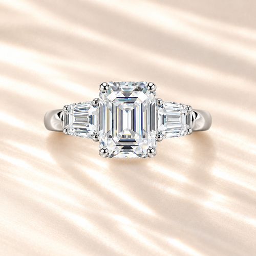 SOLVAZ Emerald Three-Stone Ring — top view