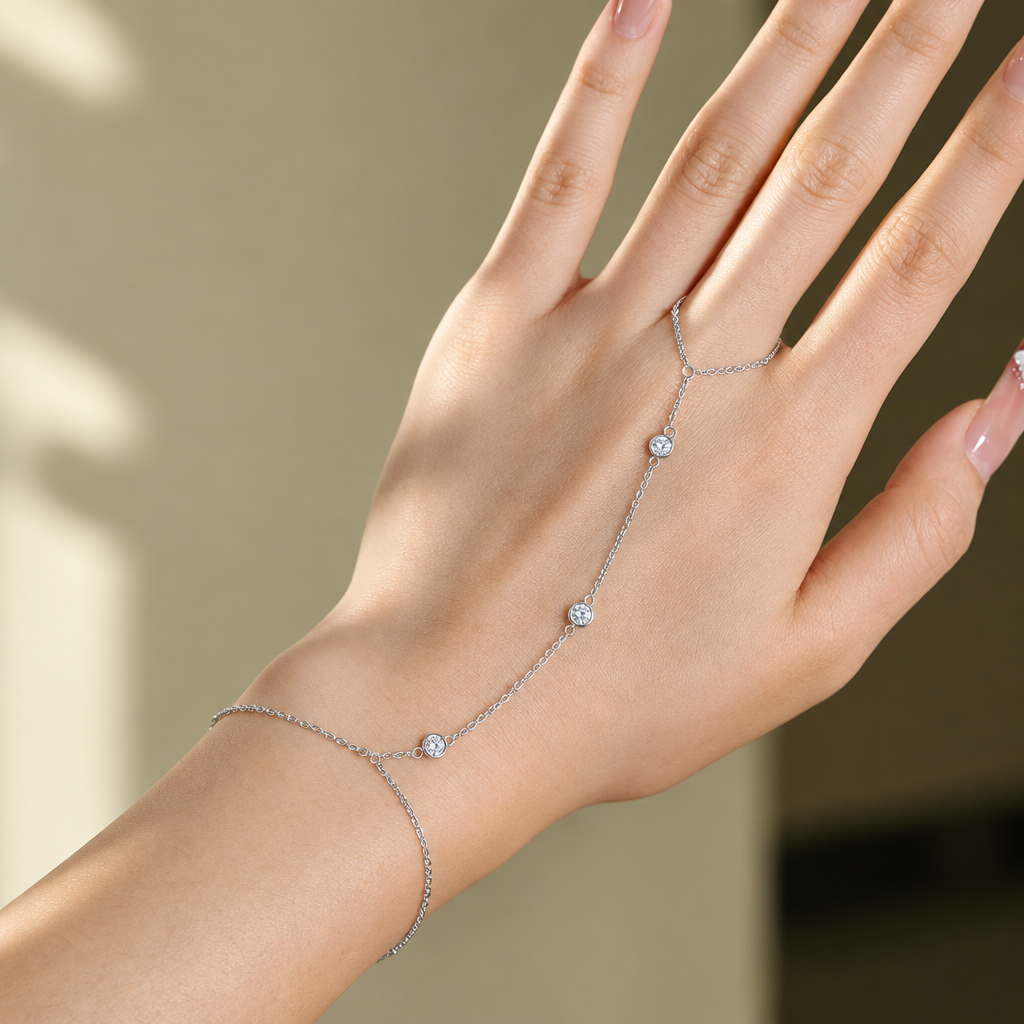 SOLVAZ Moissanite Hand Chain — Silver on hand